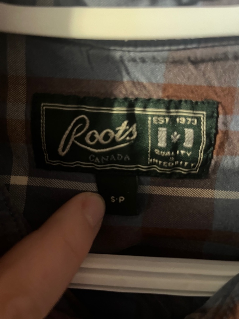 Men’s Roots Plaid Button-Down Shirt in Blue and Brown Small - Picture 2 of 10